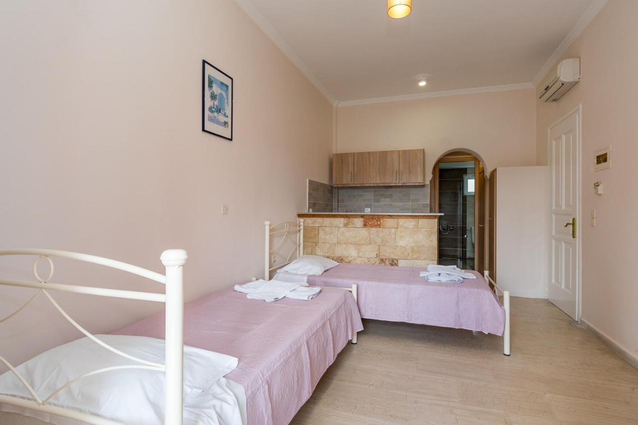 Pythari Apartments Laganas Bagian luar foto