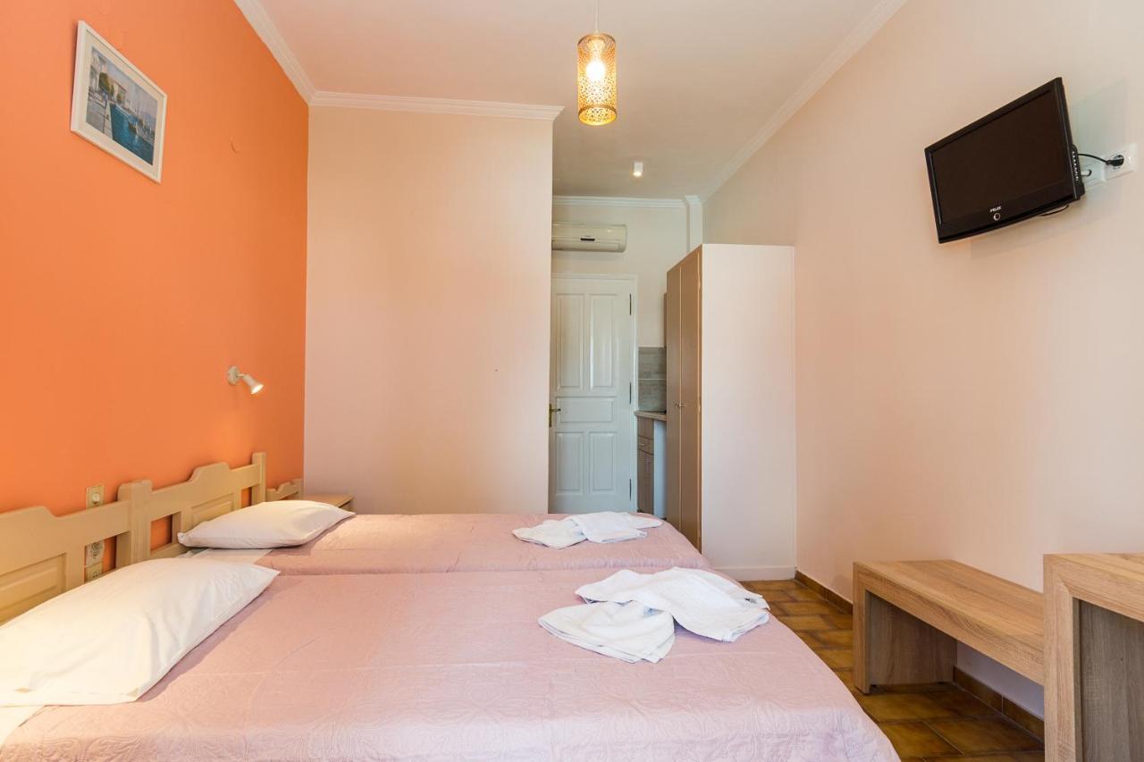 Pythari Apartments Laganas Bagian luar foto