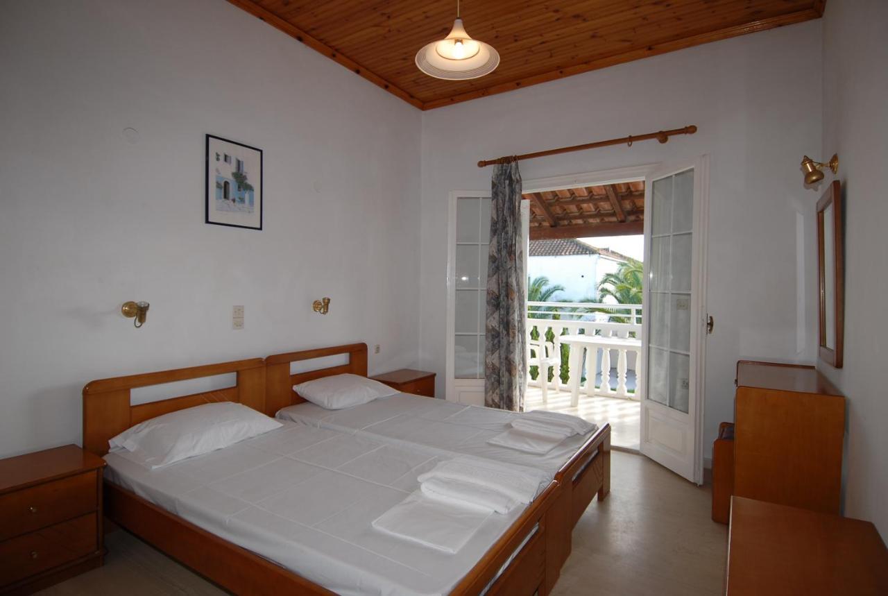 Pythari Apartments Laganas Bagian luar foto